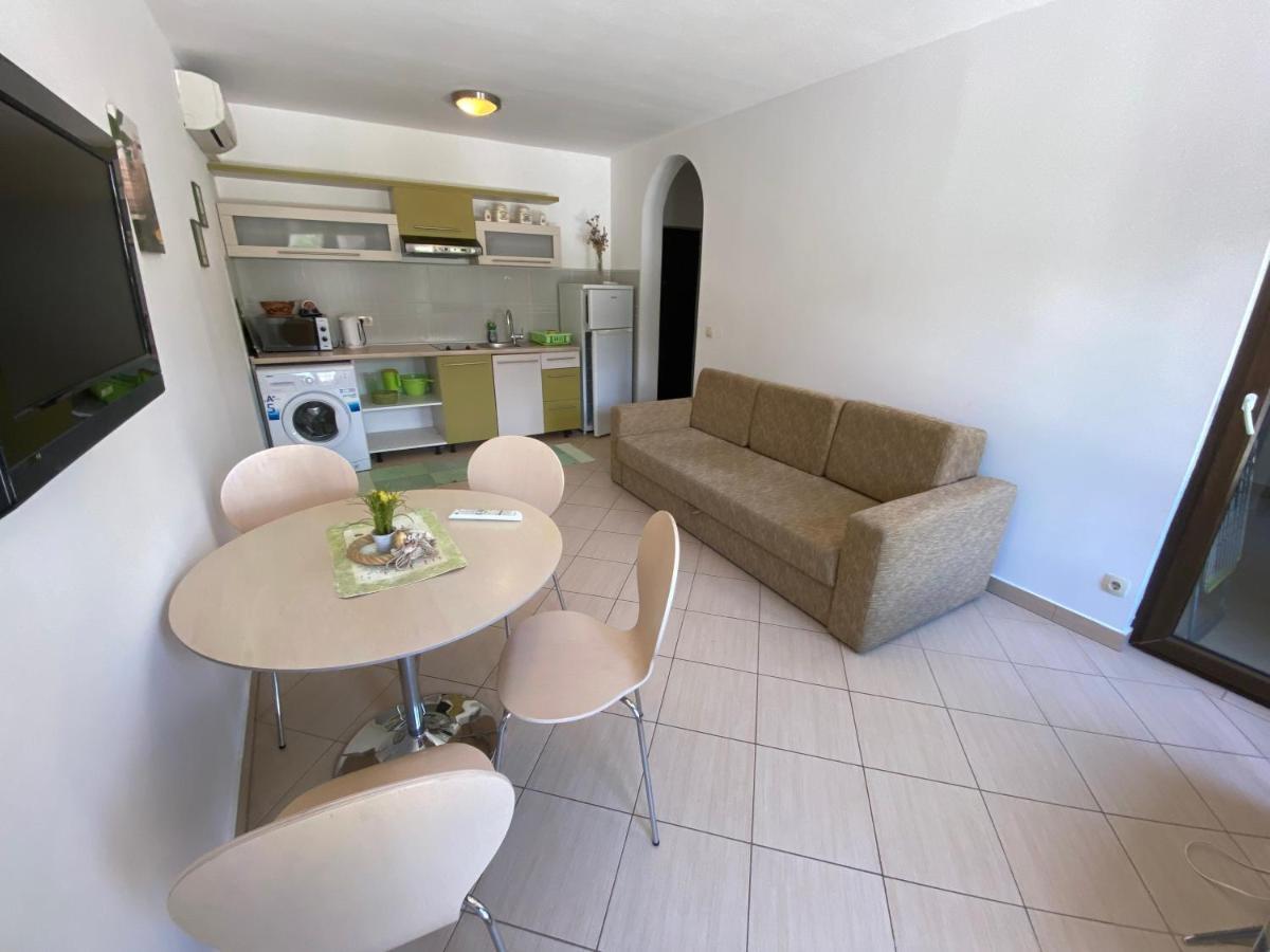 Apartments Nautica Novi Vinodolski Bagian luar foto